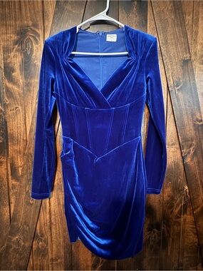 Midnight Blue Velvet Long-Sleeve Sheath Dress